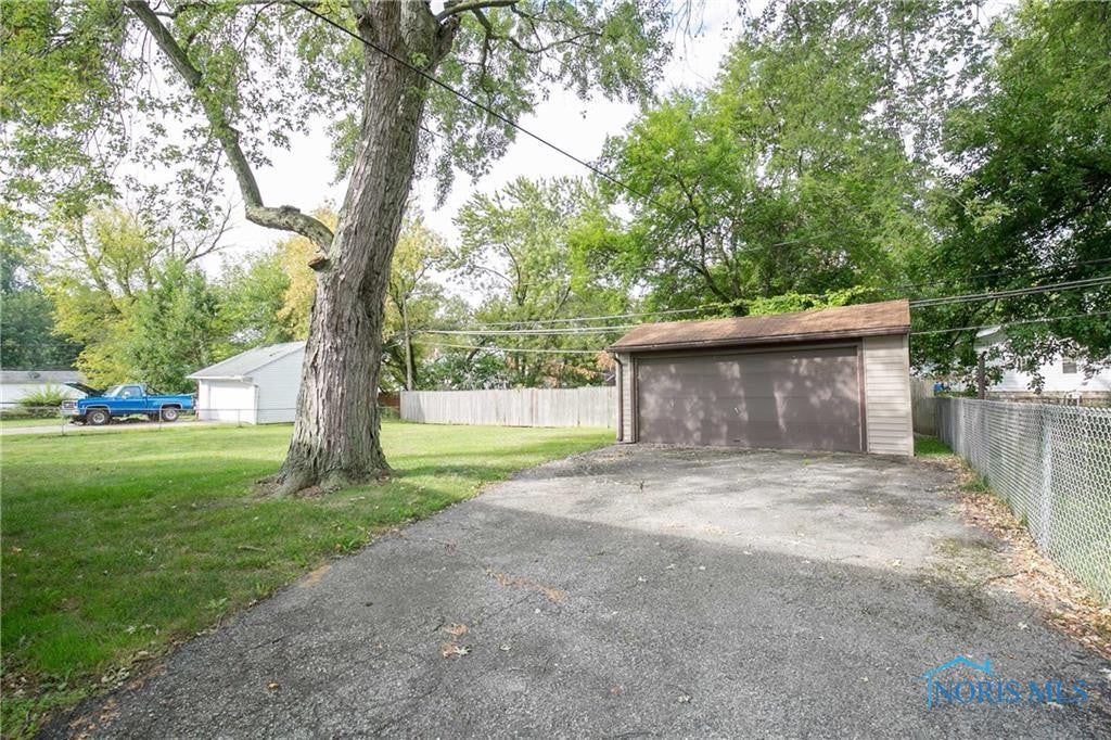 1003 Searles Road Toledo, OH 43607 - Photo 3 of 32 Gallery Image 3