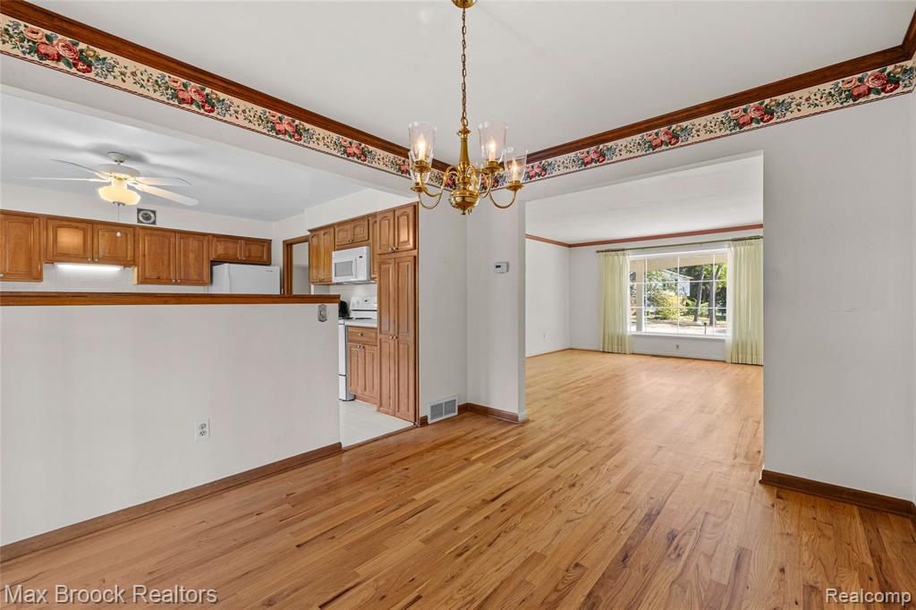 23751 Gill Road Farmington, MI 48335 - Photo 7 of 26