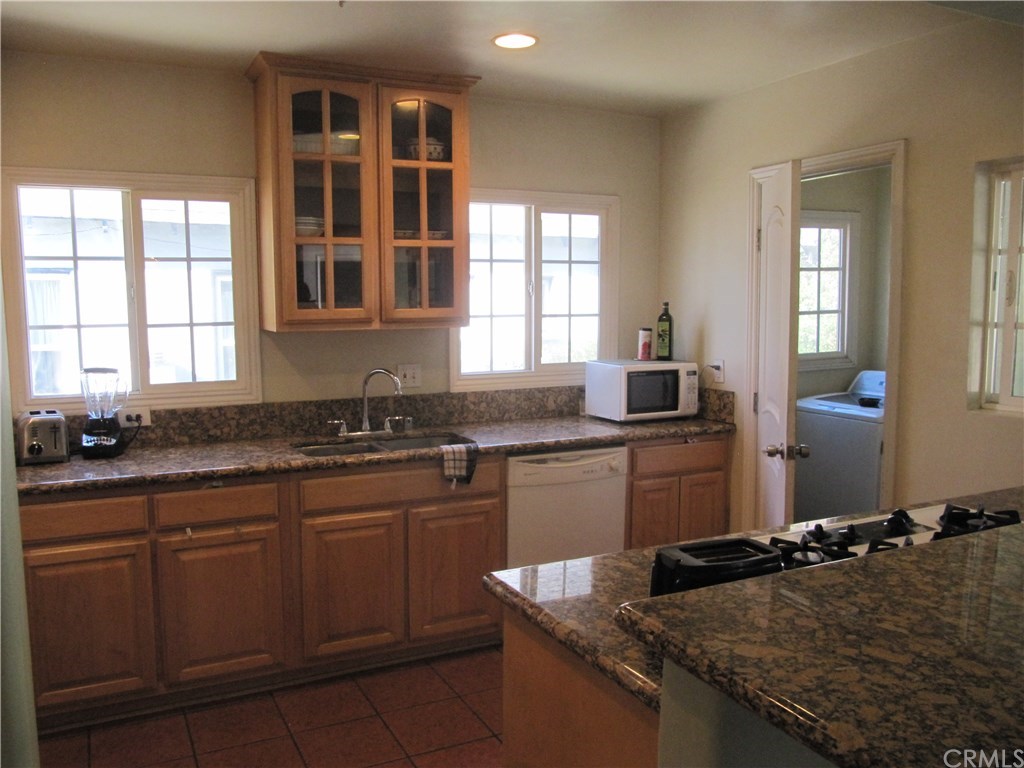 451 West Marigold Street Altadena, CA 91001 - Photo 7 of 29