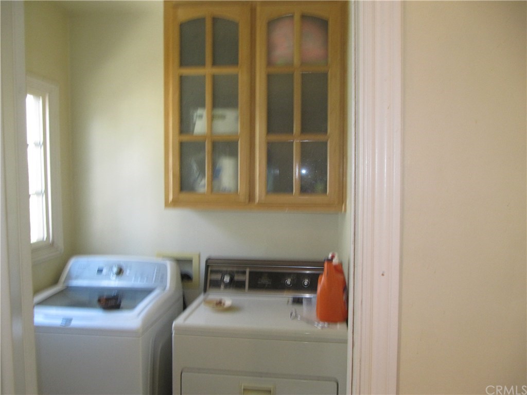 451 West Marigold Street Altadena, CA 91001 - Photo 8 of 29