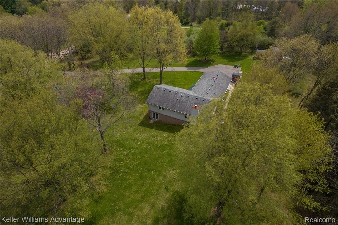 7290 Richardson Road Howell, MI 48843 - Photo 51 of 58 DJI_0127.jpg