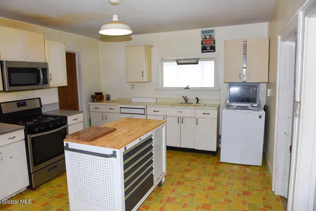 $219,900 | 74 Main Street, Johnsburg, NY 12853