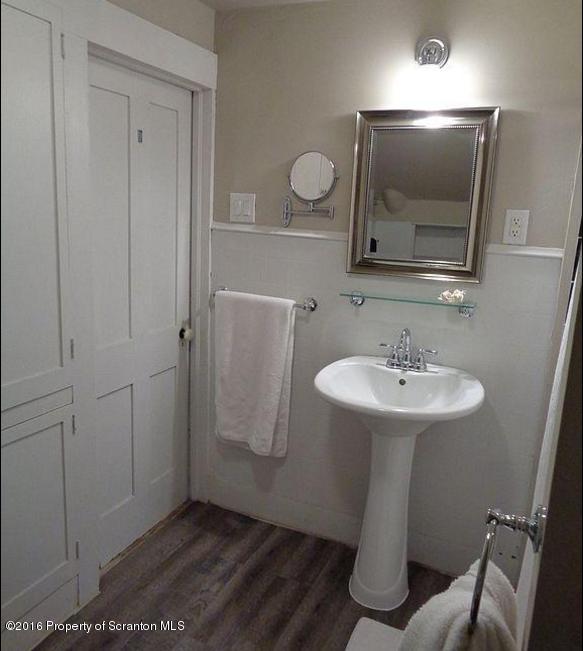 401 Craig Road Dalton, PA 18414 - Photo 5 of 7 Gallery Image 5