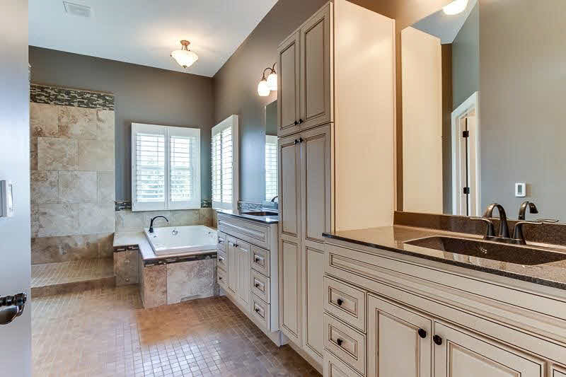3247 Westminster Road Bettendorf, IA 52722 - Photo 12 of 24 Gallery Image 12
