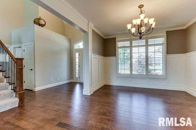 3247 Westminster Road Bettendorf, IA 52722 - Photo 2 of 24 Gallery Image 2