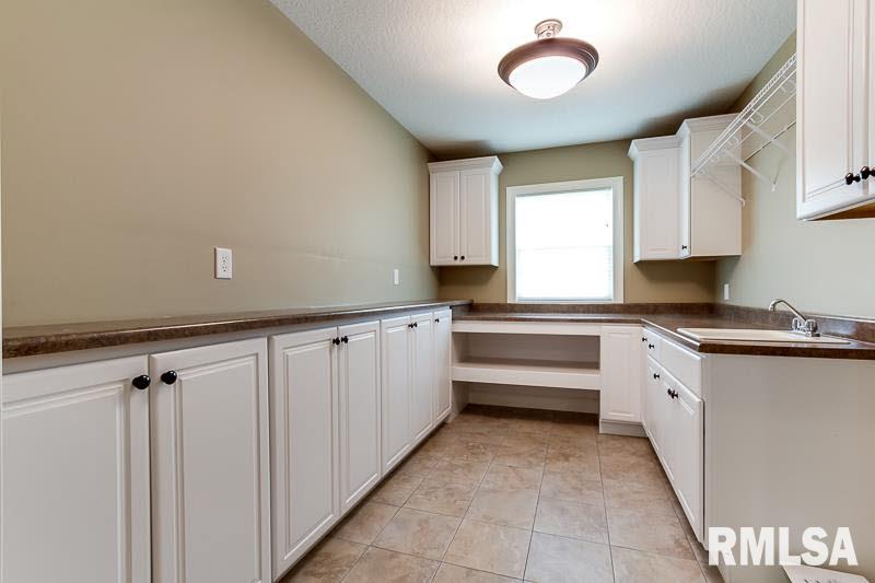 3247 Westminster Road Bettendorf, IA 52722 - Photo 23 of 24 Gallery Image 23