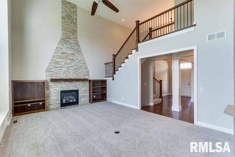 3247 Westminster Road Bettendorf, IA 52722 - Photo 4 of 24 Gallery Image 4