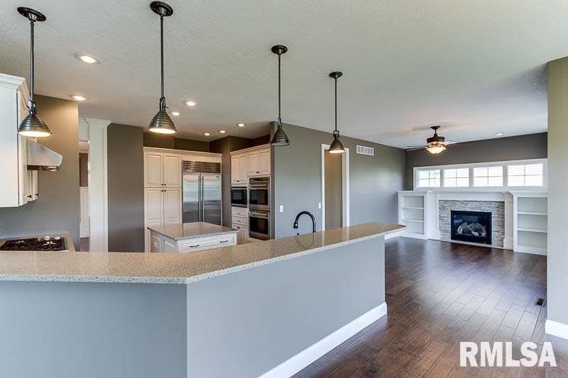 3247 Westminster Road Bettendorf, IA 52722 - Photo 5 of 24 Gallery Image 5