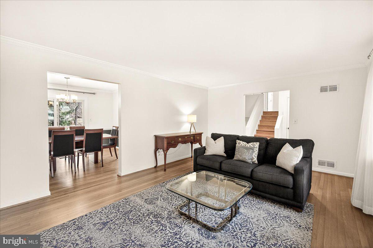 19005 Plummer Drive Germantown, MD 20876 - Photo 11 of 57