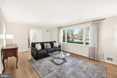 $675,000 | 19005 Plummer Drive, Germantown, MD 20876