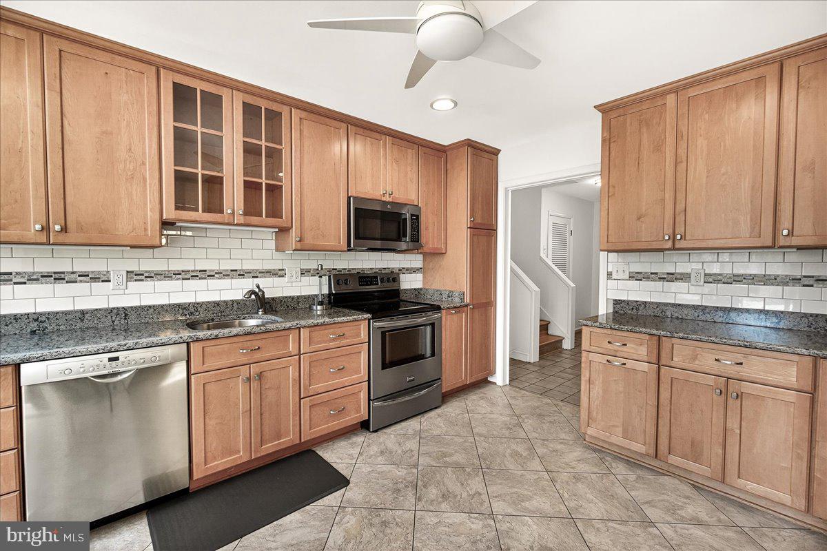 19005 Plummer Drive Germantown, MD 20876 - Photo 19 of 57