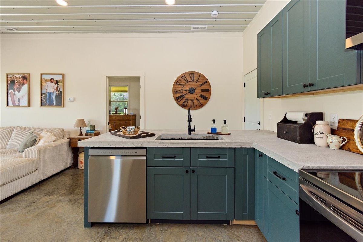 136 Good Hope Road Lawrenceburg, TN 38464 - Photo 12 of 36 Gallery Image 12