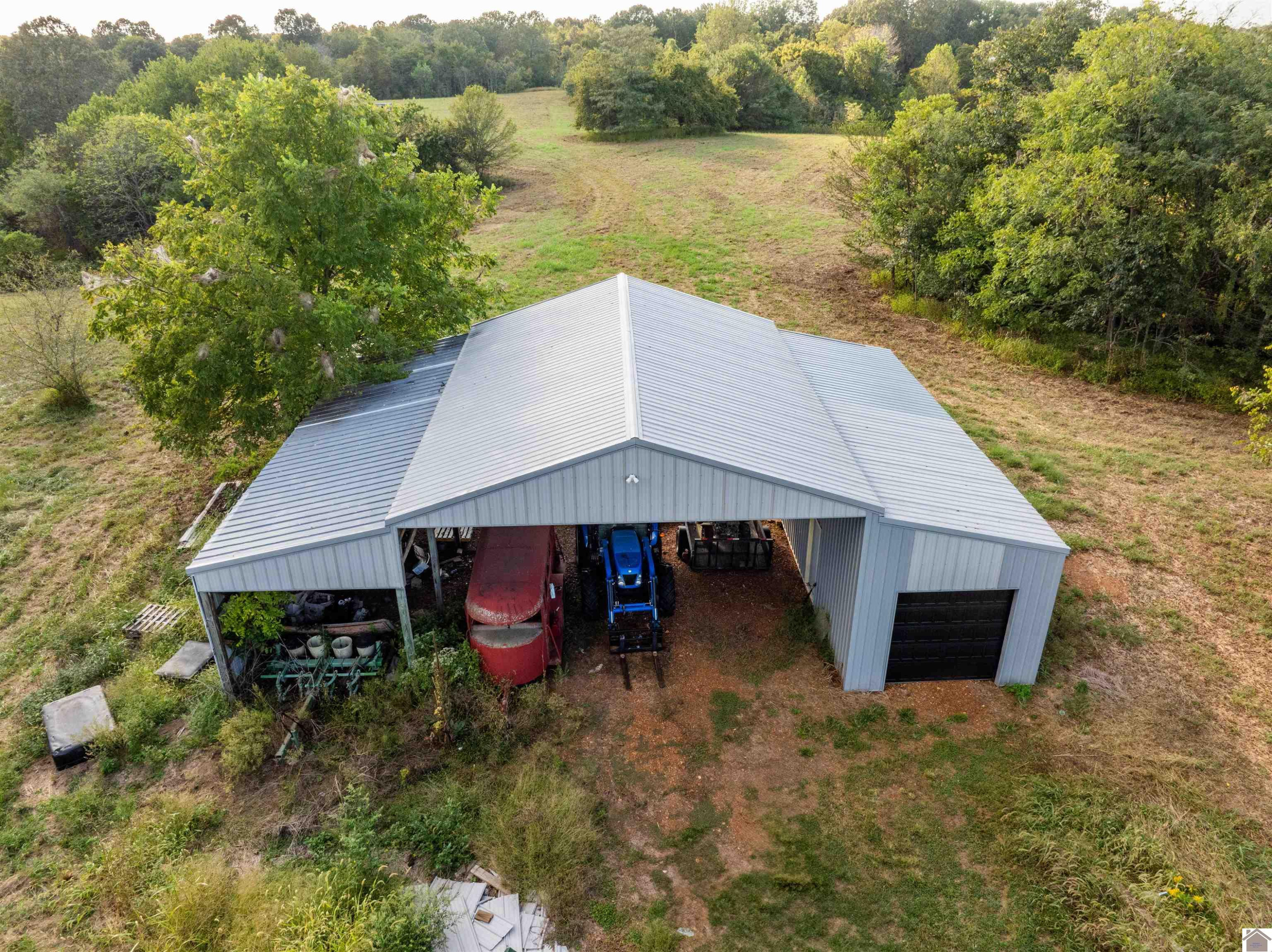 45 Poco Road Brookport, IL 62910 - Photo 24 of 33 Equipment Shed and workshop