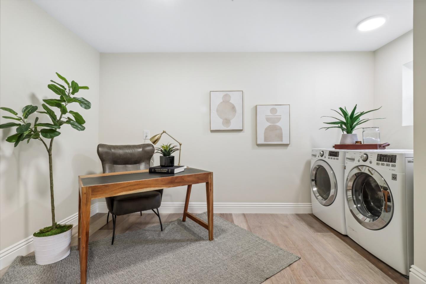 155 Pacchetti Way Mountain View, CA 94040 - Photo 14 of 35 a workspace with furniture and a potted plant