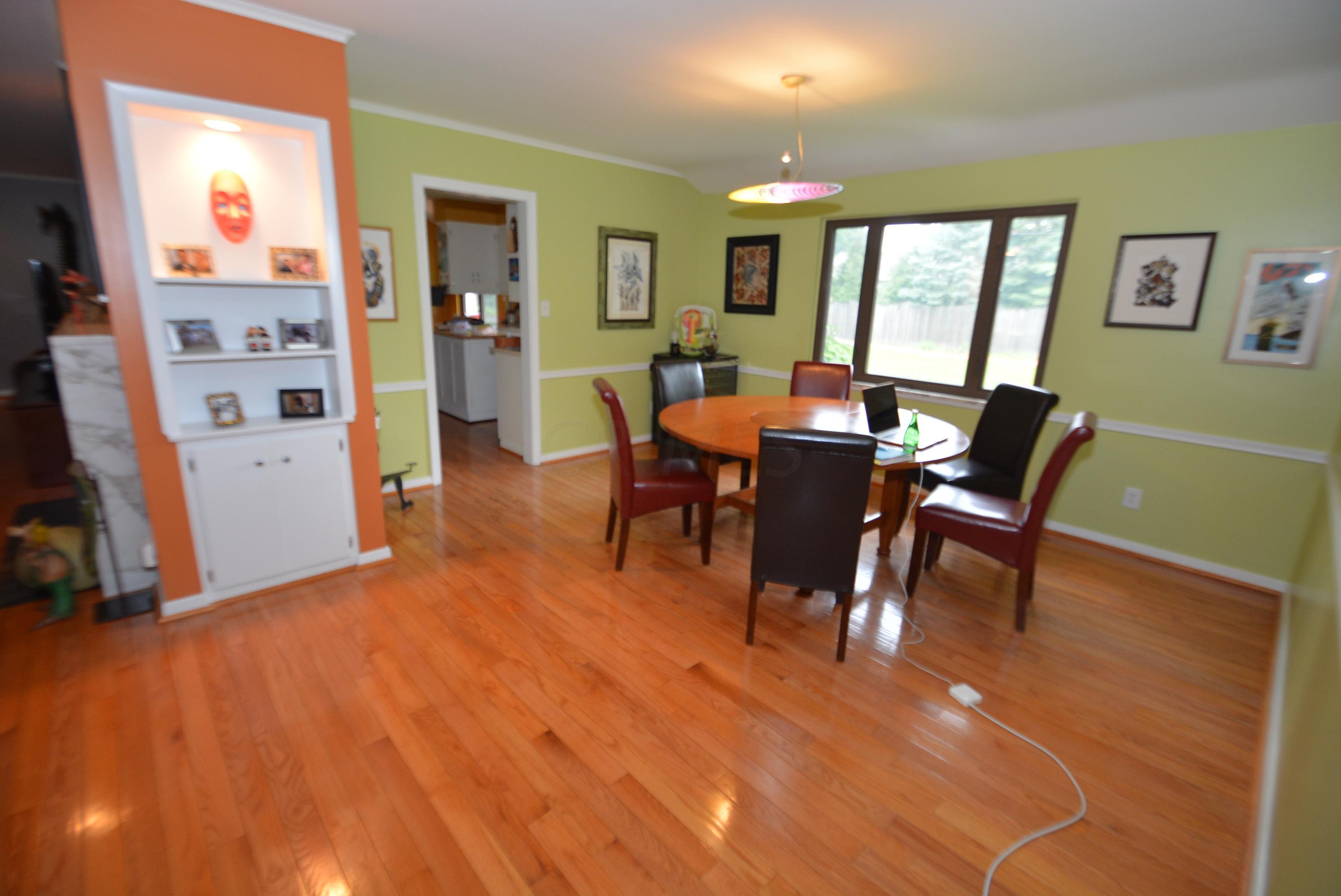 2830 Exmoor Road Columbus, OH 43221 - Photo 3 of 23
