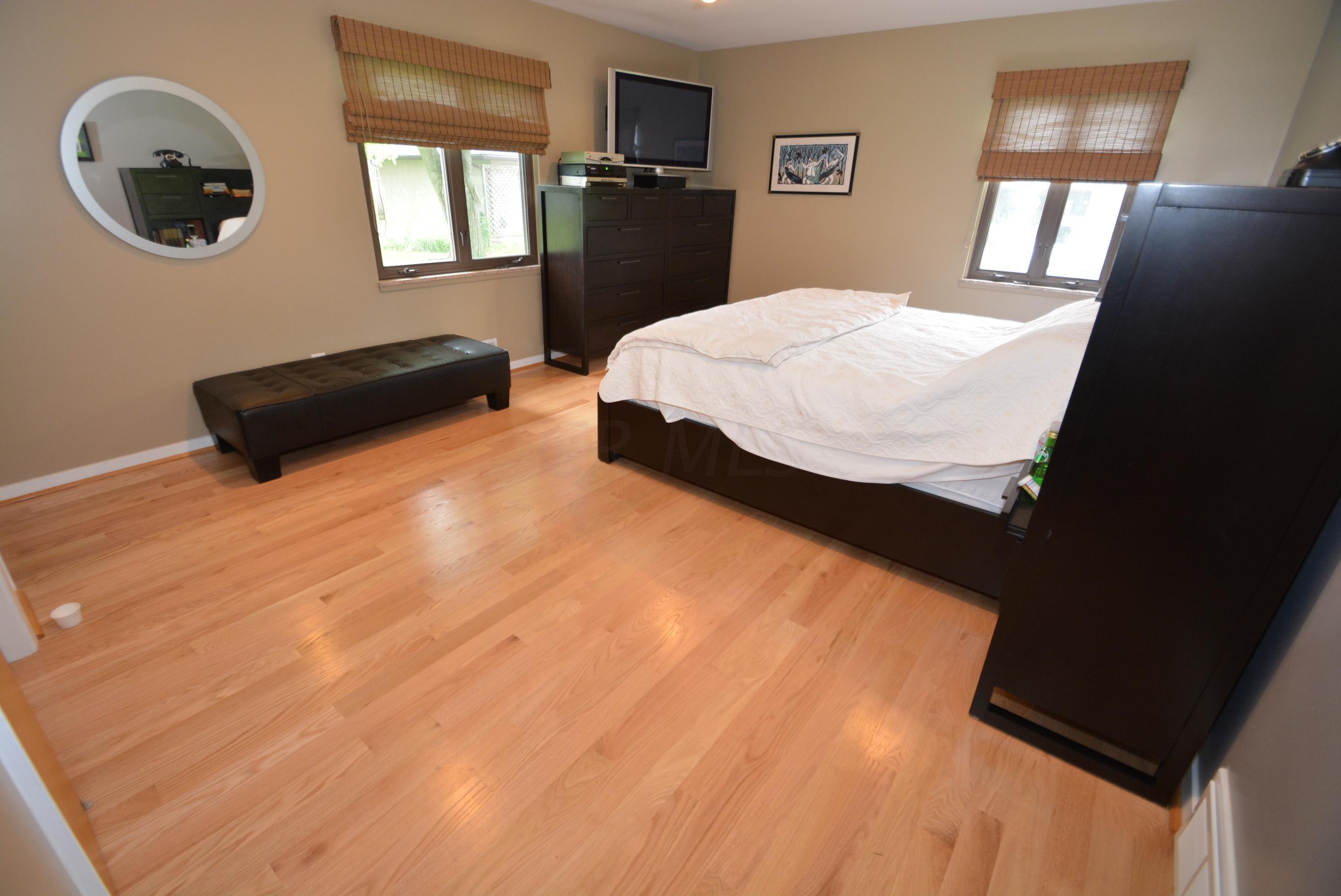 2830 Exmoor Road Columbus, OH 43221 - Photo 8 of 23