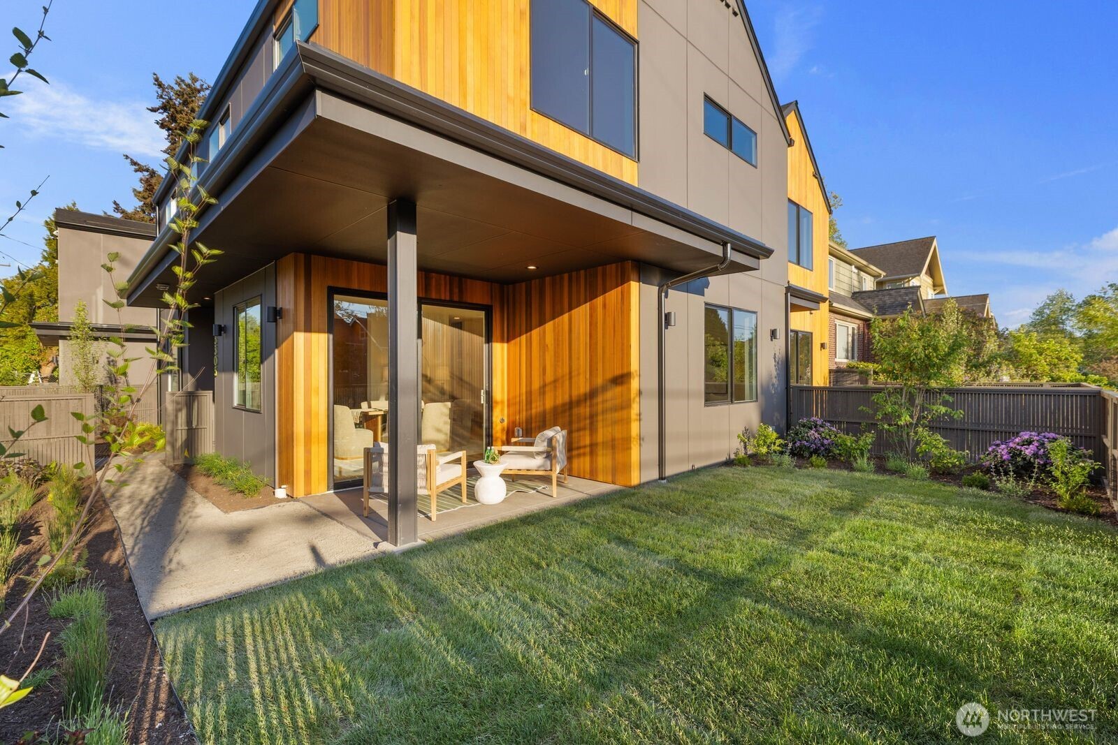 3305 South Hanford Street Seattle, WA 98144 - Photo 23 of 28