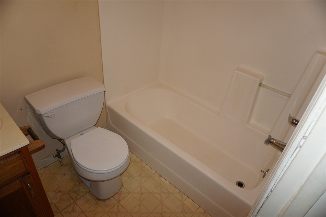 635 A Riley Boulevard Bedford, IN 47421 - Photo 12 of 17