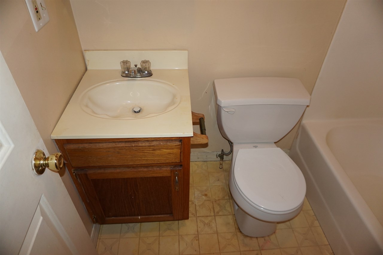 635 A Riley Boulevard Bedford, IN 47421 - Photo 13 of 17