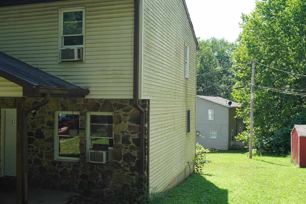 635 A Riley Boulevard Bedford, IN 47421 - Photo 4 of 17