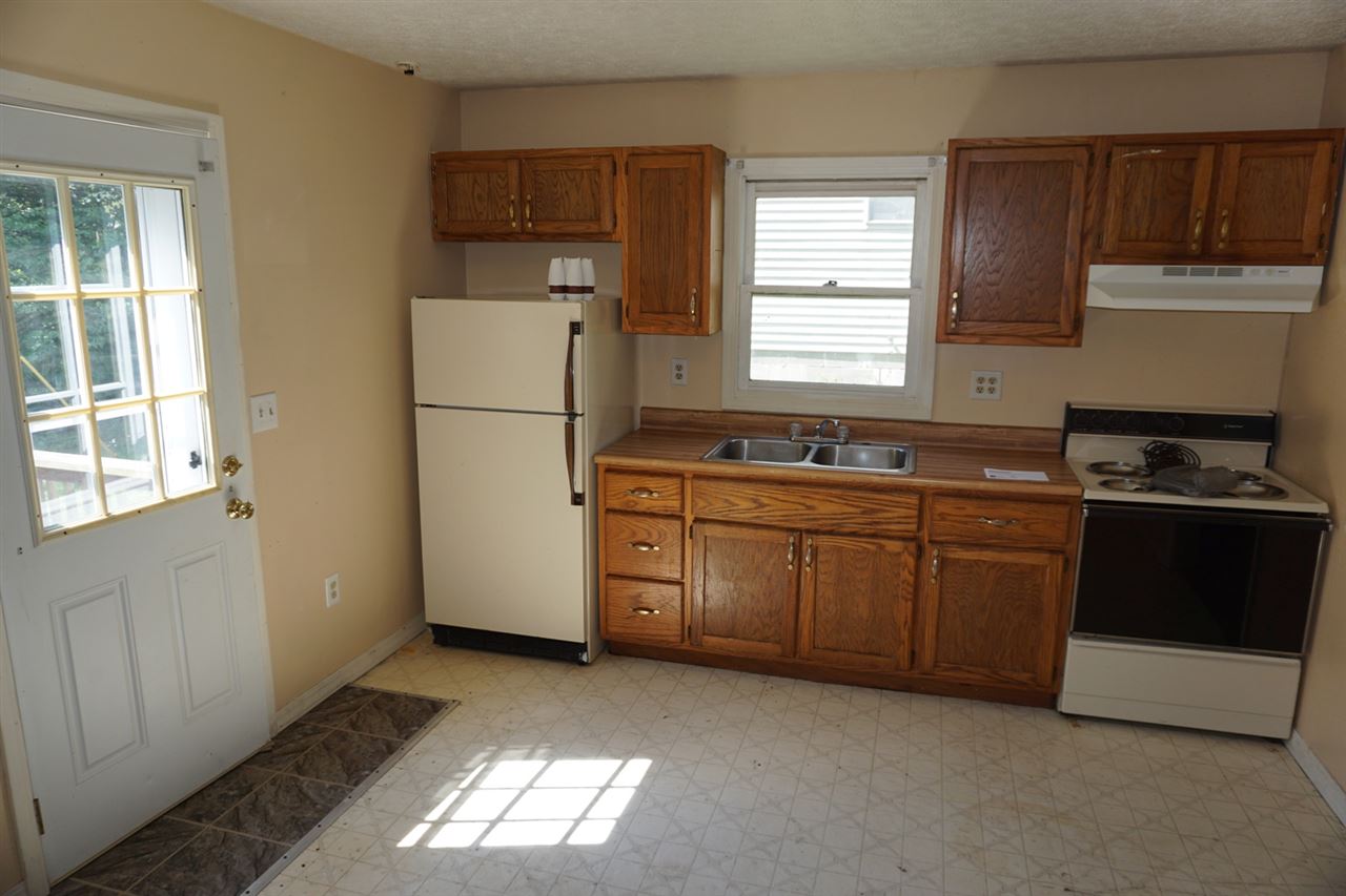 635 A Riley Boulevard Bedford, IN 47421 - Photo 9 of 17