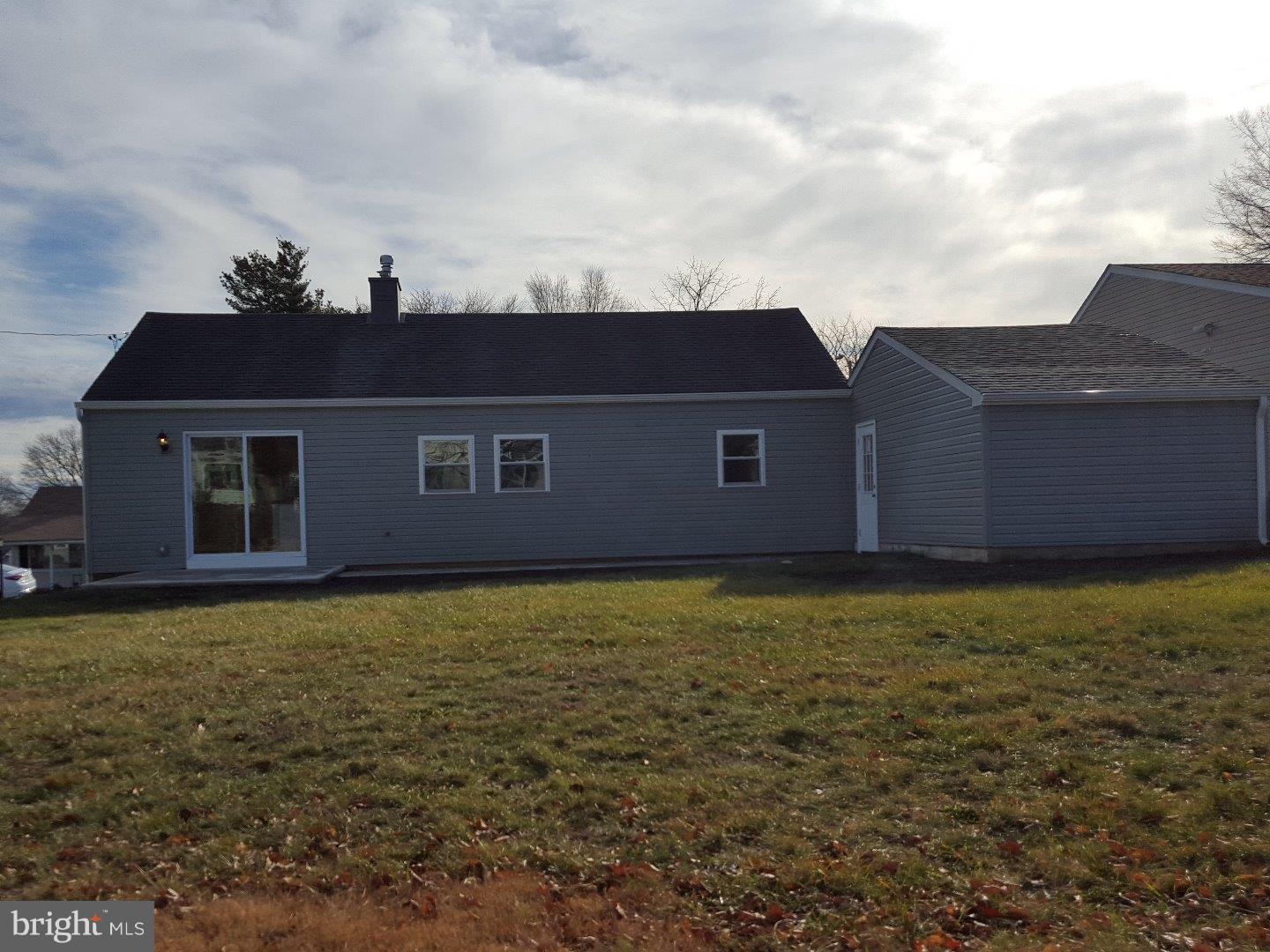 305 Chelsea Road Fairless Hills, PA 19030 - Photo 2 of 23 Exterior Back