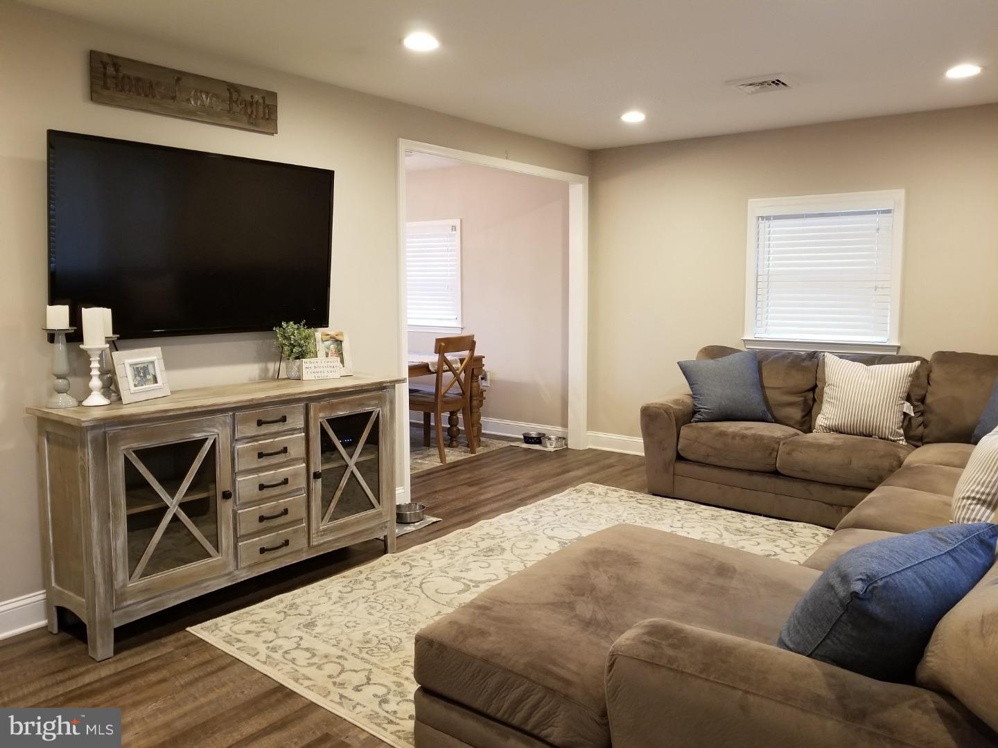 305 Chelsea Road Fairless Hills, PA 19030 - Photo 11 of 23 Family Room