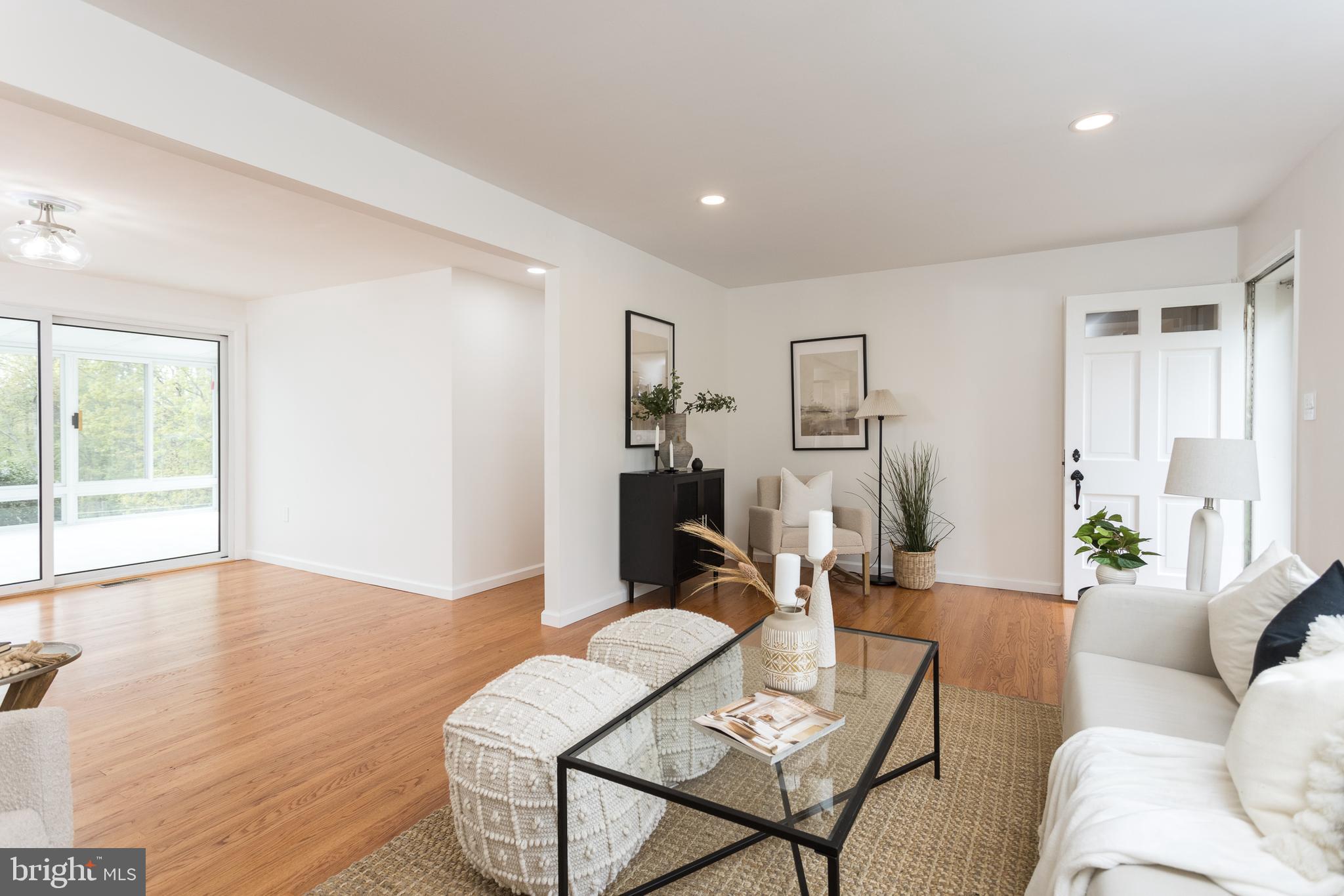 16742 Ridge Road Upperco, MD 21155 - Photo 4 of 38 a living room with furniture and wooden floor