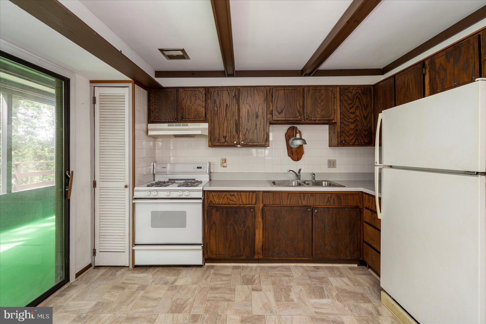 151 Spring Path Arnold, MD 21012 - Photo 11 of 53 Kitchen