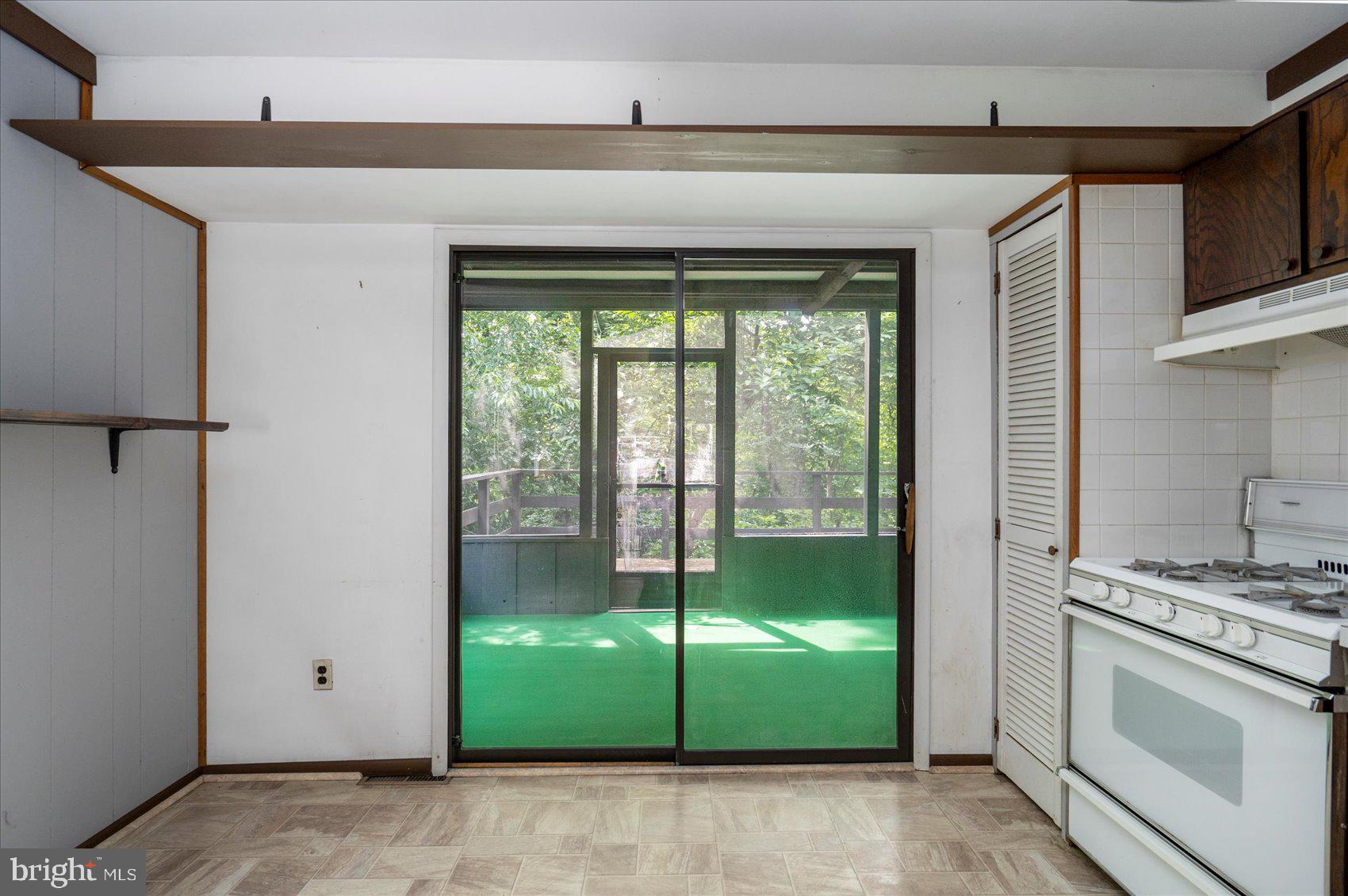 151 Spring Path Arnold, MD 21012 - Photo 14 of 53 Kitchen
