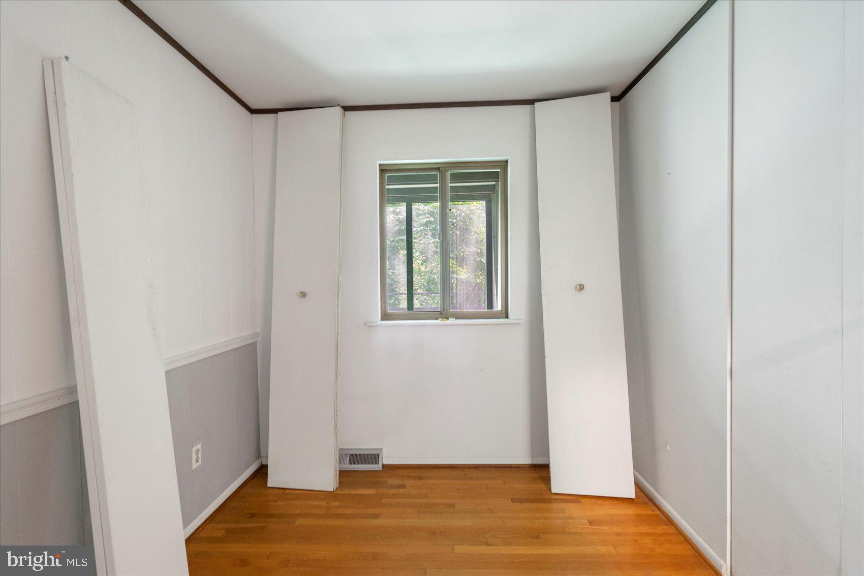 151 Spring Path Arnold, MD 21012 - Photo 32 of 53 Bedroom Three