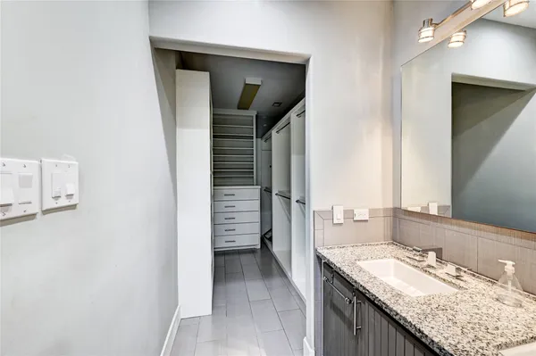 a view of walk in closet