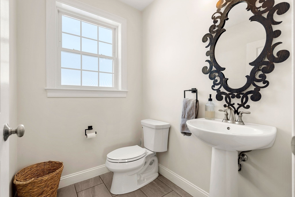 718 Main Street West Newbury, MA 01985 - Photo 16 of 42