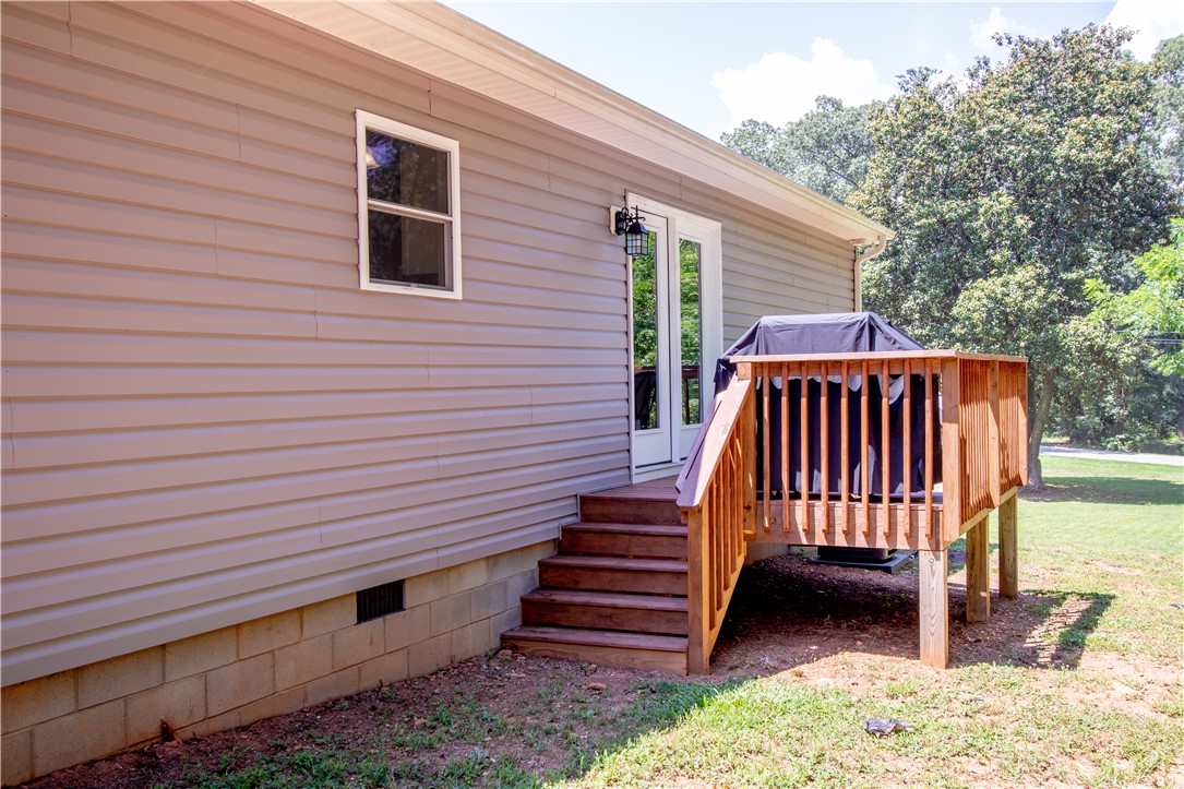 104 North Cedar Street Walhalla, SC 29691 - Photo 21 of 22 grilling deck
