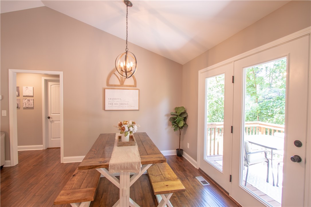 104 North Cedar Street Walhalla, SC 29691 - Photo 4 of 22 dinning area