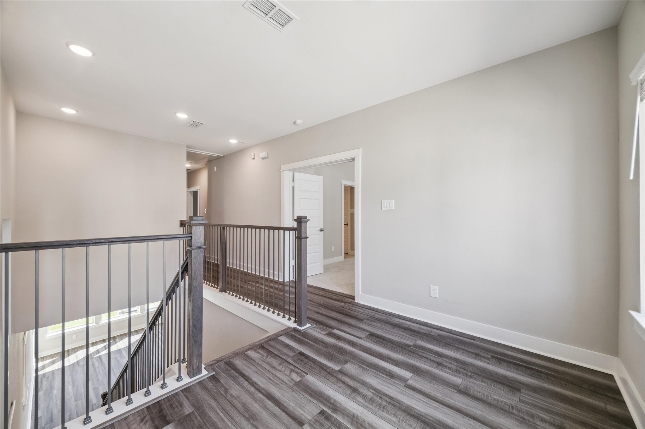 10961 Hewitt Cliff Lane Houston, TX 77043 - Photo 12 of 26 a view of entryway