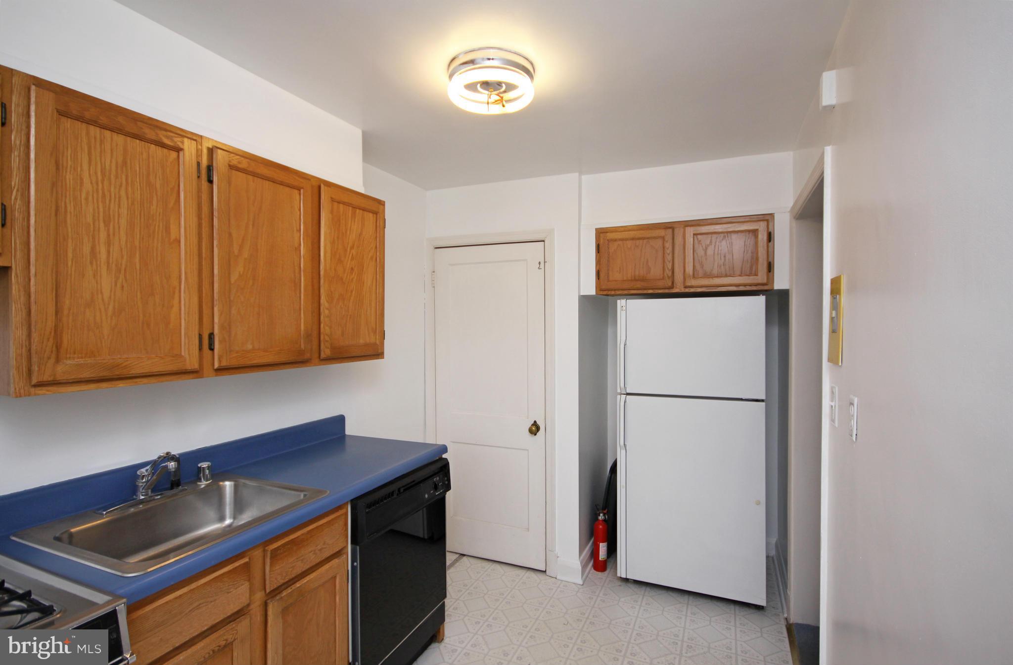 1931 Church Road Baltimore, MD 21222 - Photo 3 of 17 Kitchen
