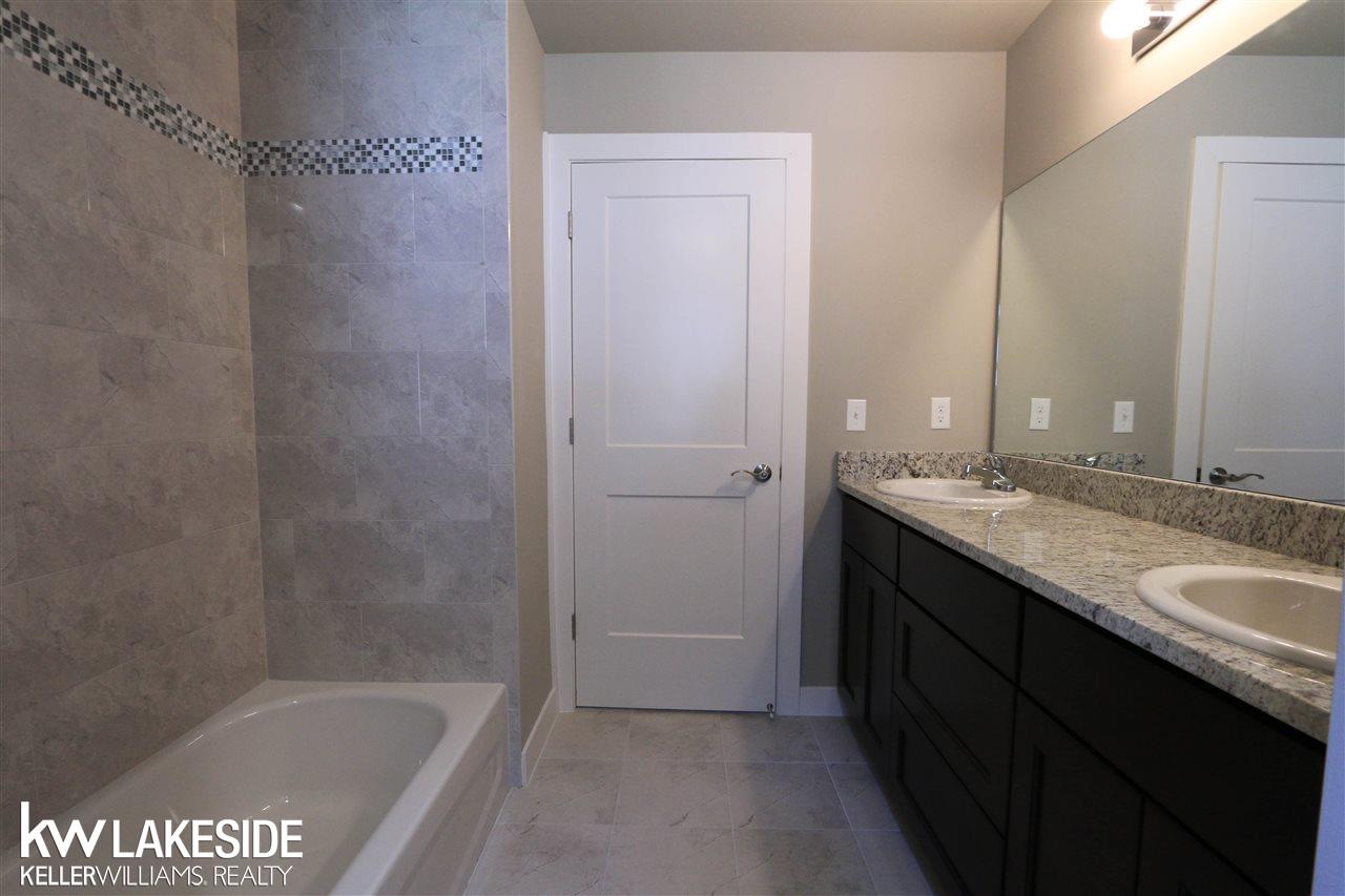 21836 Rio Grande Drive Macomb, MI 48044 - Photo 34 of 44 50006470-33.JPG