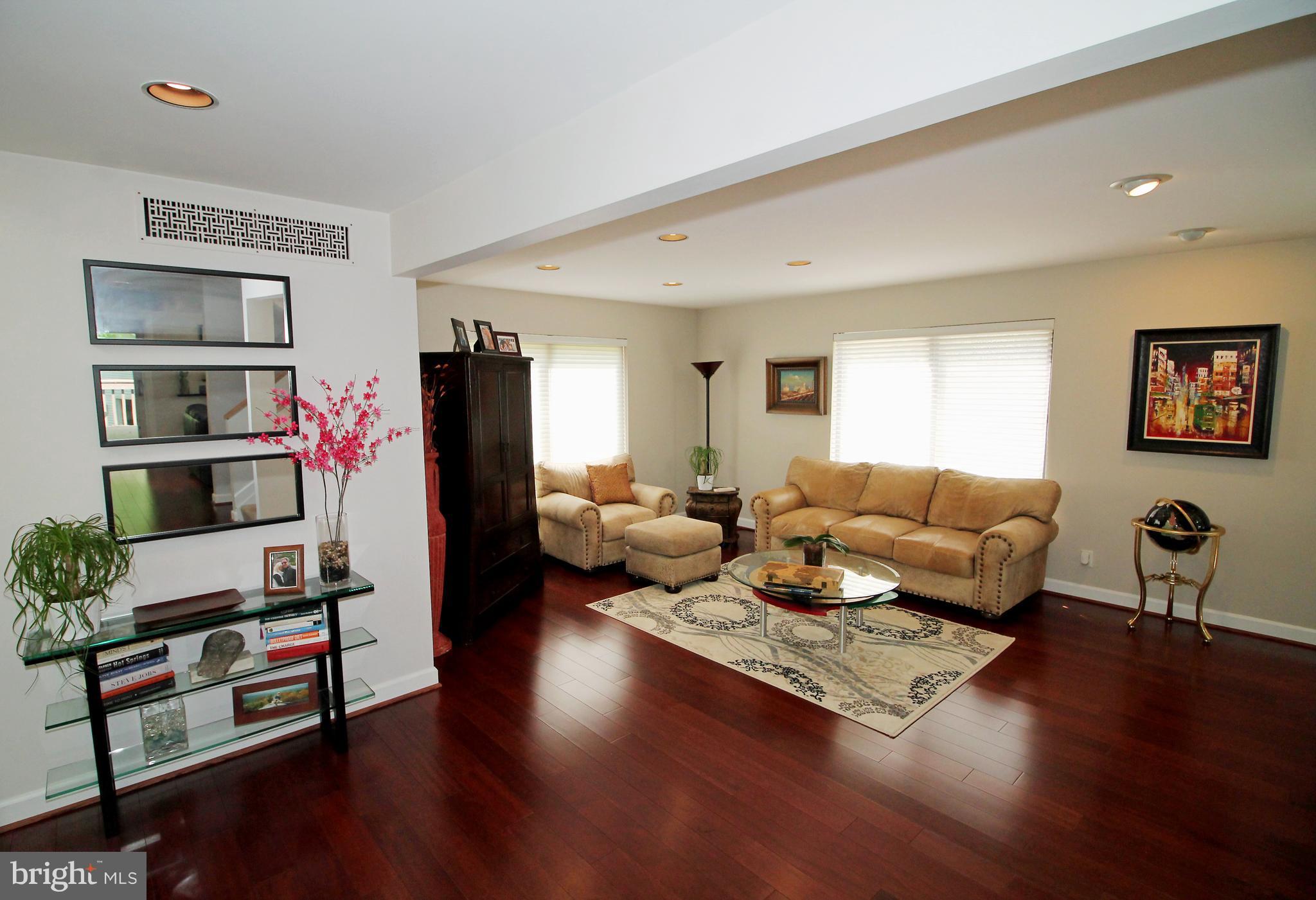 2012 Burdock Road Baltimore, MD 21209 - Photo 14 of 30 Family Room