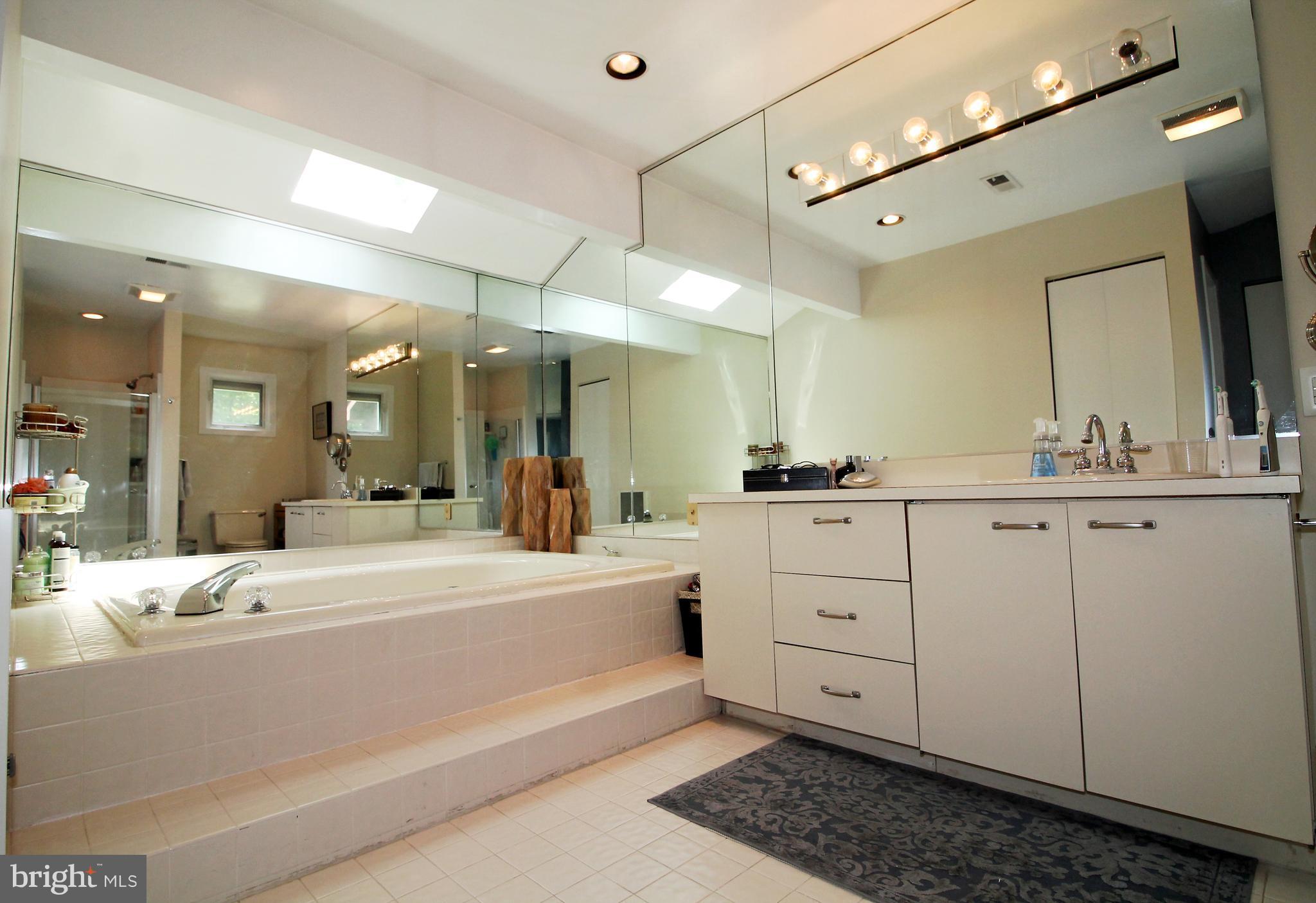 2012 Burdock Road Baltimore, MD 21209 - Photo 19 of 30 Bath (Master)