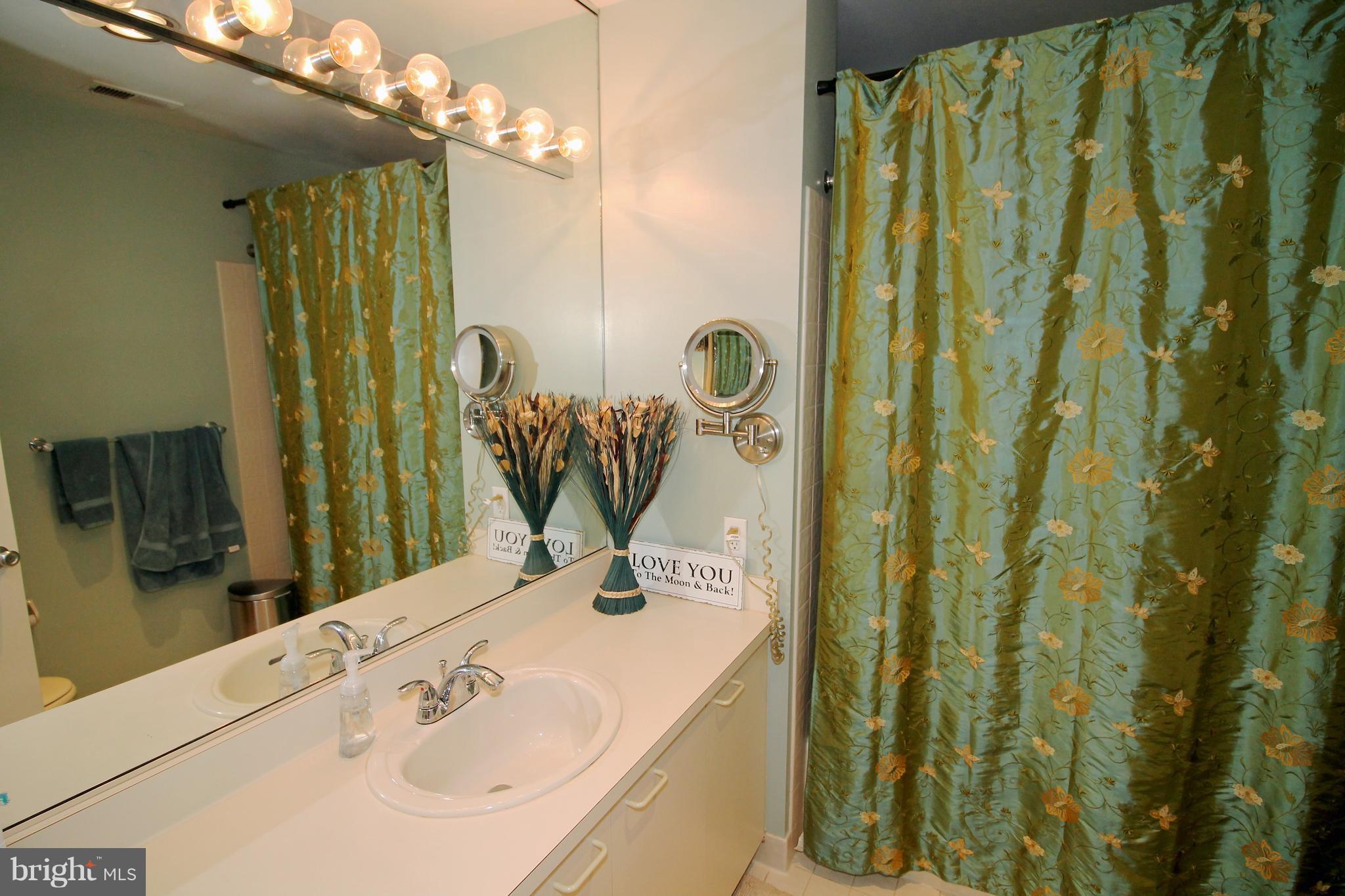 2012 Burdock Road Baltimore, MD 21209 - Photo 22 of 30 Bath