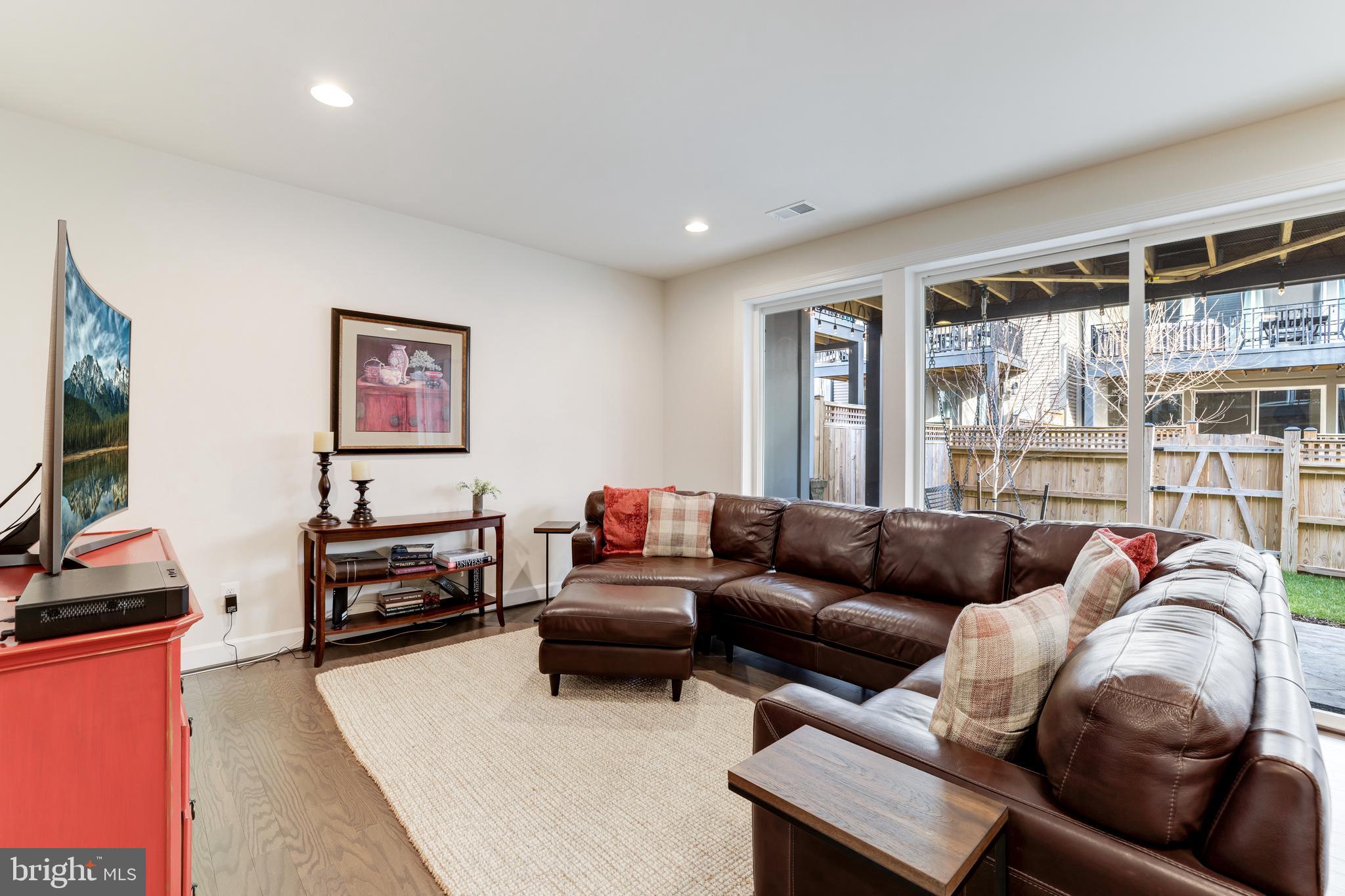 42284 Porter Ridge Terrace Brambleton, VA 20148 - Photo 33 of 41 Gallery Image 33