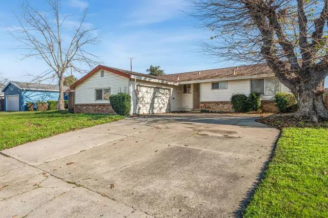 $350,000 | 6613 Demaret Drive, Sacramento, CA 95822