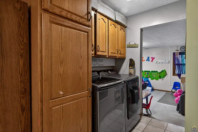 $179,900 | 320 North Topeka Avenue, Holton, KS 66436