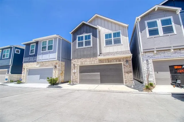 $2,400 | 16012 Oregon Oak Drive, Houston, TX 77084