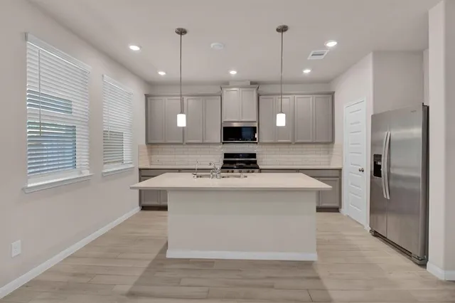 $2,400 | 16012 Oregon Oak Drive, Houston, TX 77084