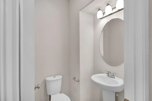 $2,400 | 16012 Oregon Oak Drive, Houston, TX 77084