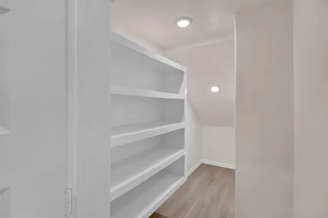 $2,400 | 16012 Oregon Oak Drive, Houston, TX 77084