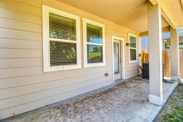 $2,400 | 16012 Oregon Oak Drive, Houston, TX 77084