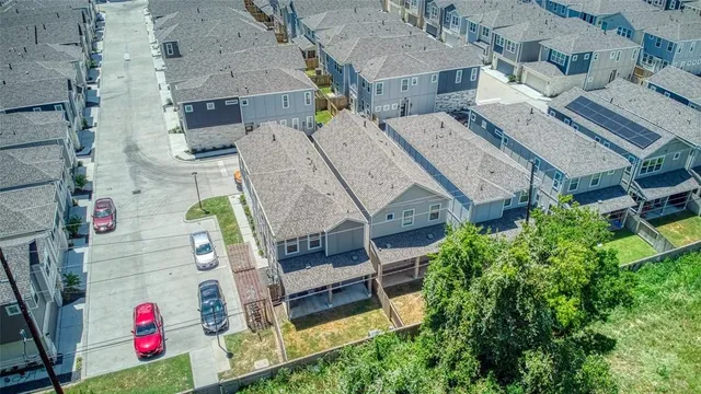 $2,400 | 16012 Oregon Oak Drive, Houston, TX 77084